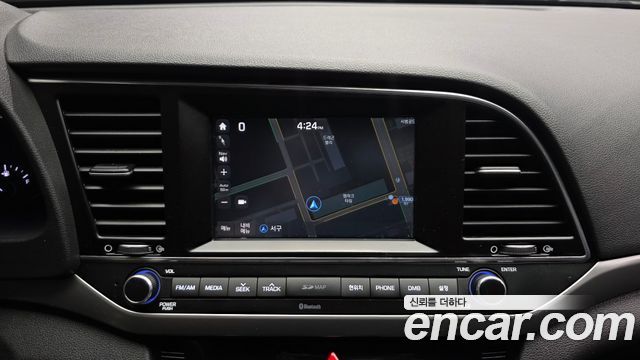 Hyundai AVANTE 2017 — photo 20
