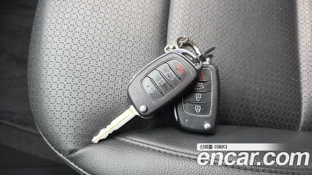 Hyundai AVANTE 2017 — photo 23