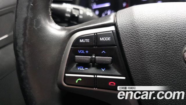 Hyundai AVANTE 2017 — photo 24