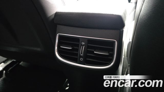 Hyundai AVANTE 2017 — photo 30