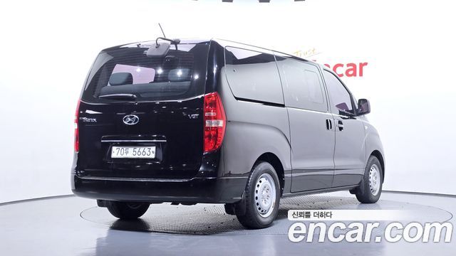Hyundai Starex 2018 — photo 2