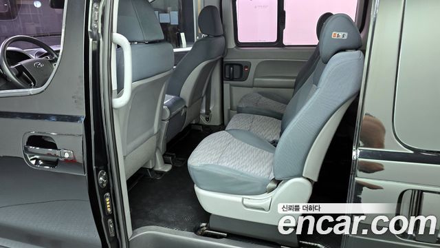 Hyundai Starex 2018 — photo 16