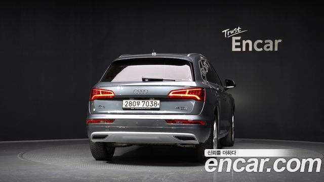 Audi Q5 2020 — photo 4