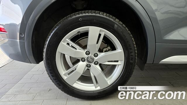 Audi Q5 2020 — photo 5