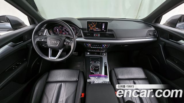 Audi Q5 2020 — photo 10