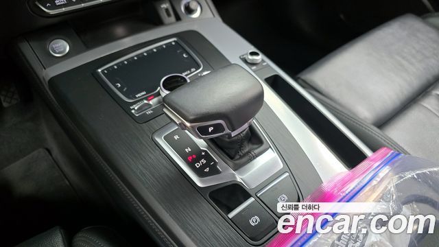 Audi Q5 2020 — photo 12