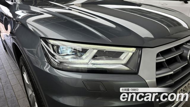 Audi Q5 2020 — photo 8