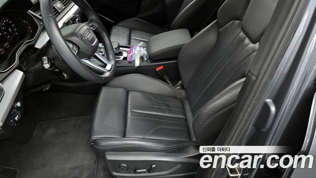 Audi Q5 2020 — photo 31