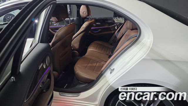 Mercedes-Benz E-Class 2021 — photo 17
