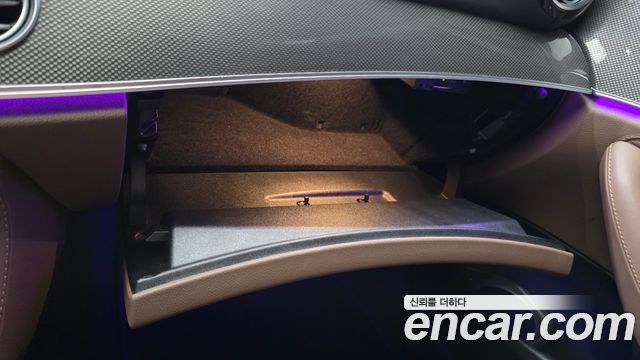 Mercedes-Benz E-Class 2021 — photo 19