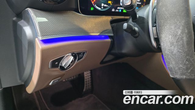 Mercedes-Benz E-Class 2021 — photo 25