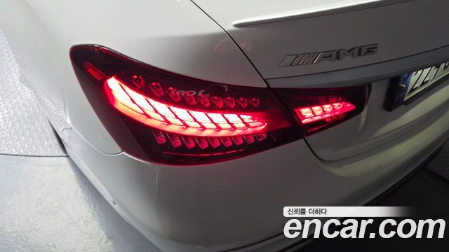 Mercedes-Benz E-Class 2021 — photo 9
