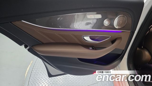 Mercedes-Benz E-Class 2021 — photo 15