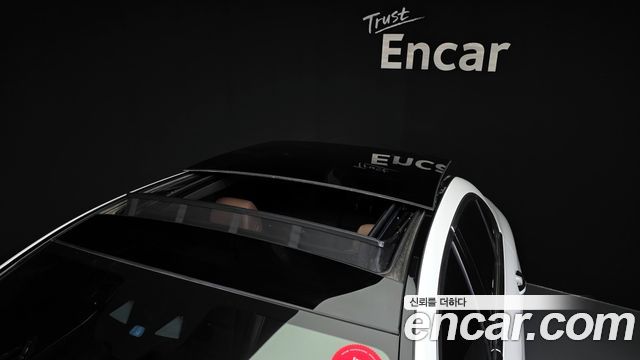 Mercedes-Benz E-Class 2021 — photo 31
