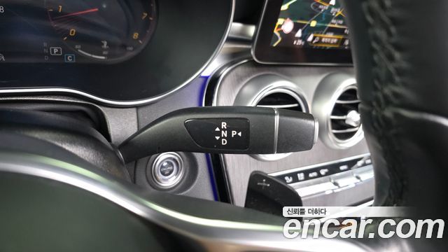 Mercedes-Benz GLC-Class 2022 — photo 12