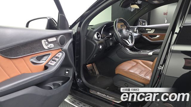 Mercedes-Benz GLC-Class 2022 — photo 13
