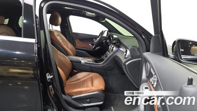 Mercedes-Benz GLC-Class 2022 — photo 17