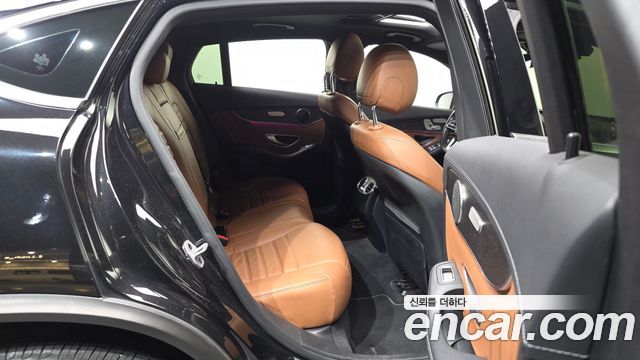 Mercedes-Benz GLC-Class 2022 — photo 18