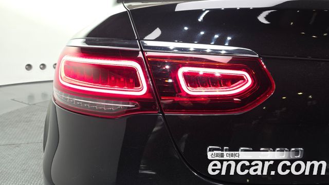 Mercedes-Benz GLC-Class 2022 — photo 9
