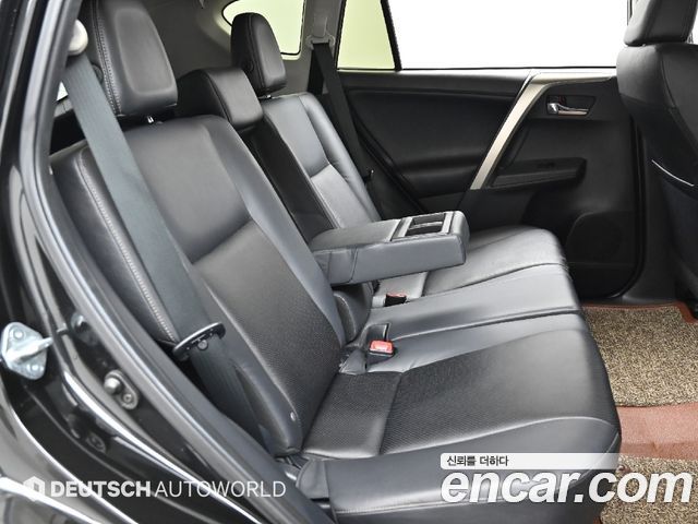 Toyota RAV4 2015 — photo 12