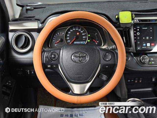 Toyota RAV4 2015 — photo 13
