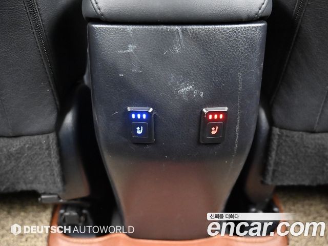 Toyota RAV4 2015 — photo 16