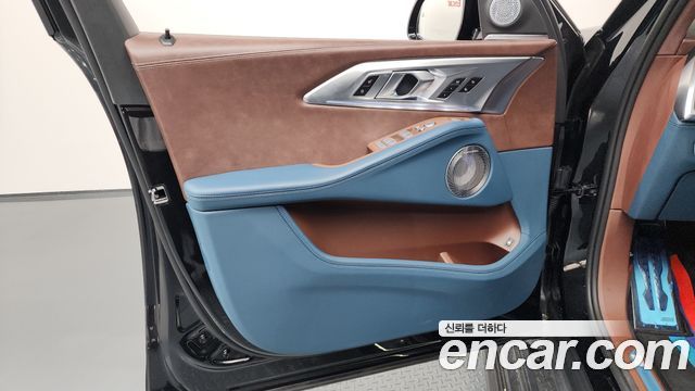 BMW XM 2025 — photo 14