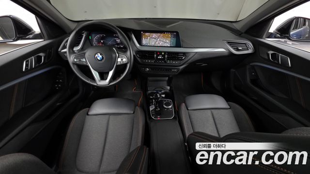 BMW 1-Series 2021 — photo 10