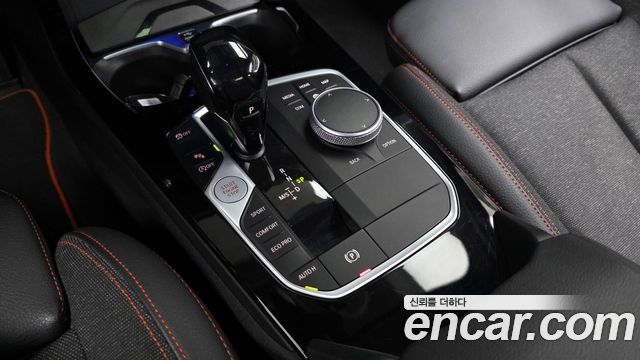 BMW 1-Series 2021 — photo 12