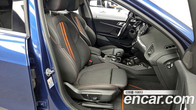 BMW 1-Series 2021 — photo 17