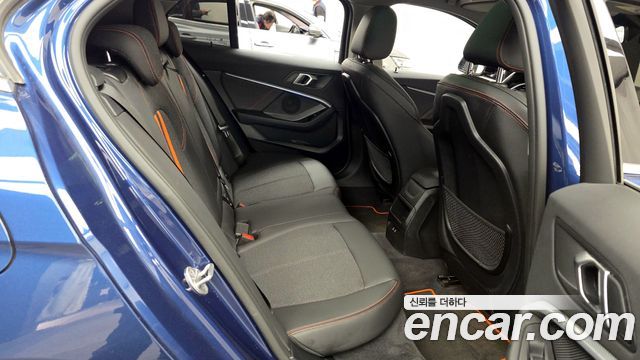 BMW 1-Series 2021 — photo 18