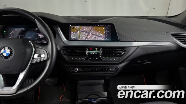 BMW 1-Series 2021 — photo 20