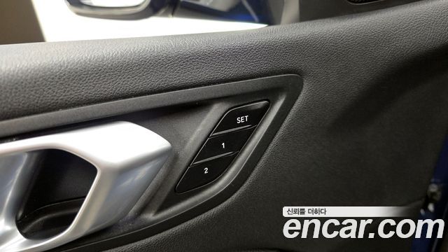BMW 1-Series 2021 — photo 22