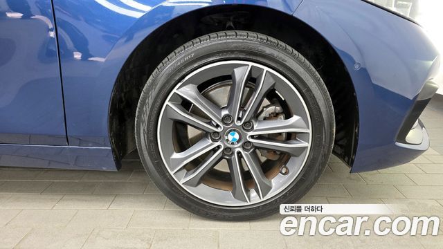 BMW 1-Series 2021 — photo 7