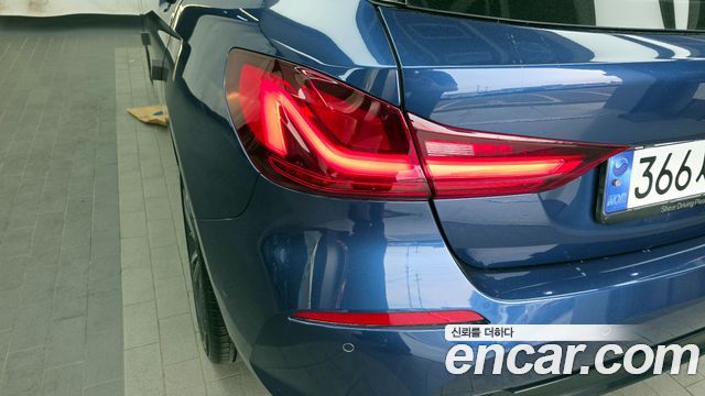BMW 1-Series 2021 — photo 9
