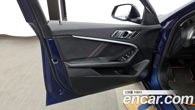 BMW 1-Series 2021 — photo 14