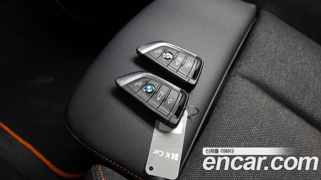 BMW 1-Series 2021 — photo 16
