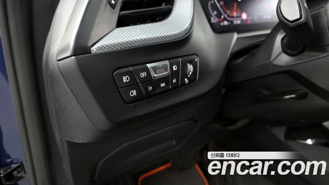 BMW 1-Series 2021 — photo 28