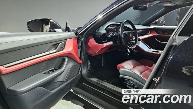 Porsche Taycan 2025 — photo 10