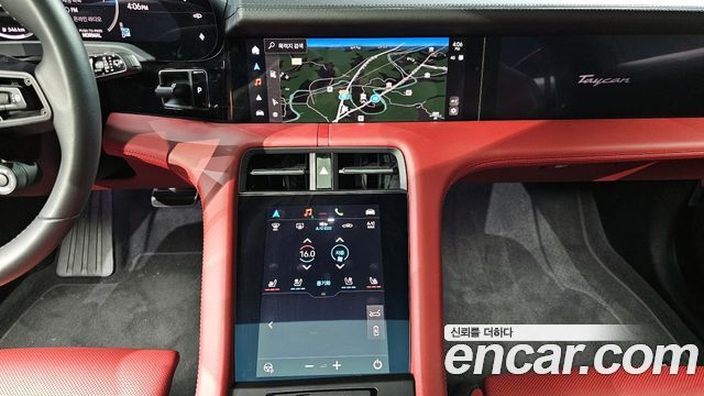 Porsche Taycan 2025 — photo 14