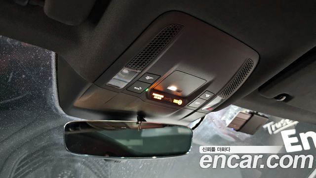 Porsche Taycan 2025 — photo 18