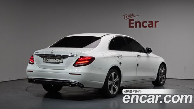 Mercedes-Benz E-Class 2017 — photo 2