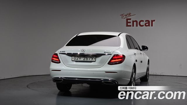Mercedes-Benz E-Class 2017 — photo 4