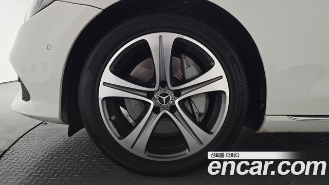 Mercedes-Benz E-Class 2017 — photo 5
