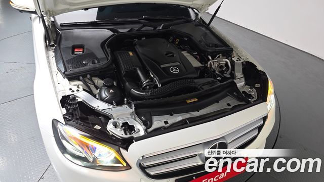Mercedes-Benz E-Class 2017 — photo 6