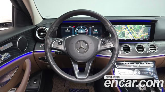 Mercedes-Benz E-Class 2017 — photo 19