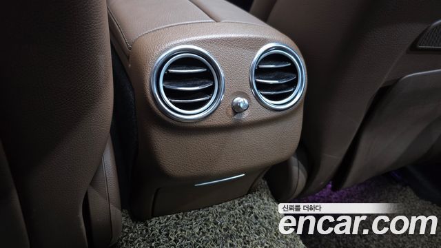 Mercedes-Benz E-Class 2017 — photo 31