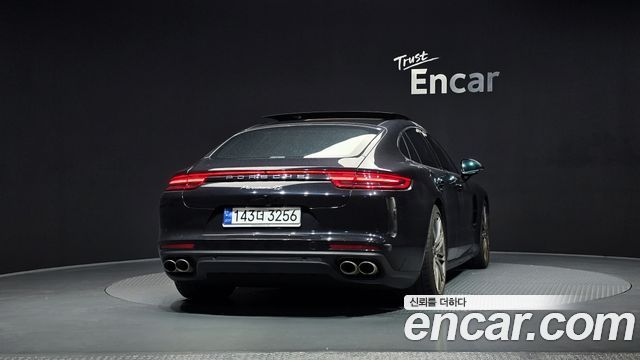 Porsche Panamera 2018 — photo 4