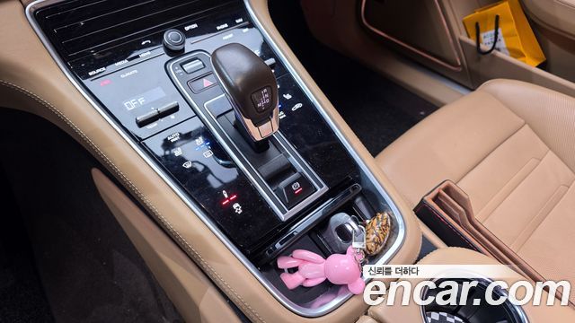 Porsche Panamera 2018 — photo 9