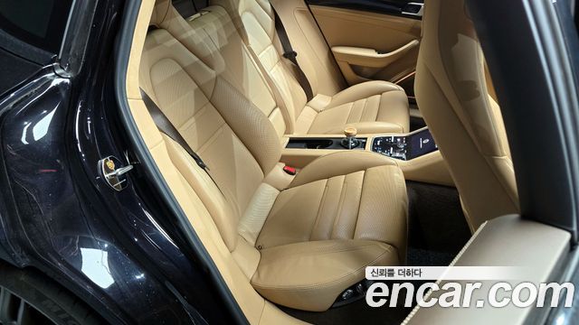 Porsche Panamera 2018 — photo 11